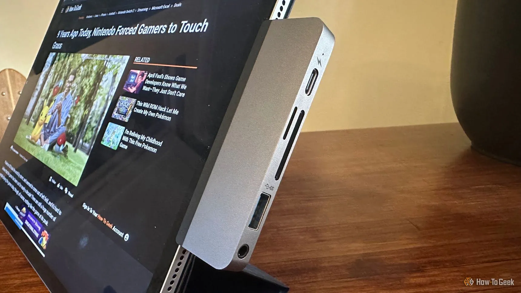 iPad có gắn phụ kiện HyperDrive.