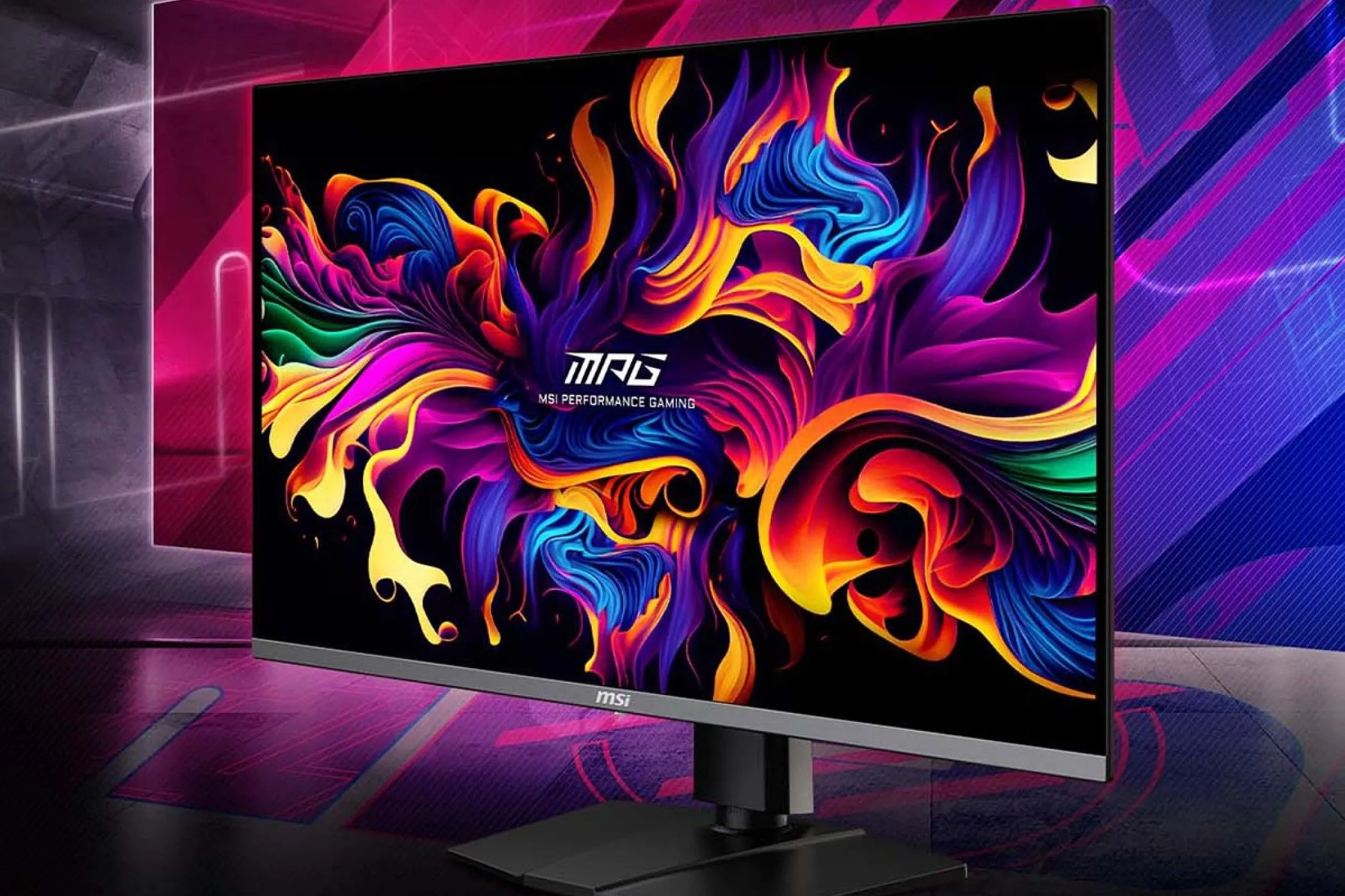 Màn hình gaming 4K MSI MPG 321URX QD-OLED 32 inch đặt trên bàn, thể hiện sự sắc nét và chất lượng hình ảnh 4K ấn tượng.