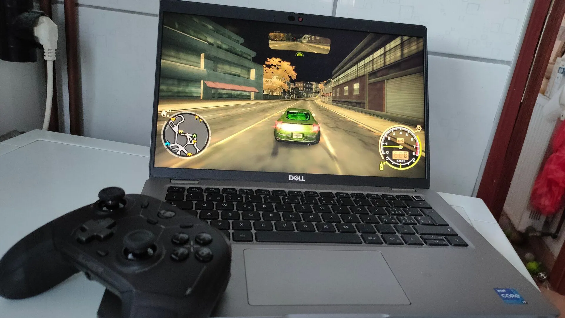 Máy tính xách tay Dell Latitude 5420 chạy game
