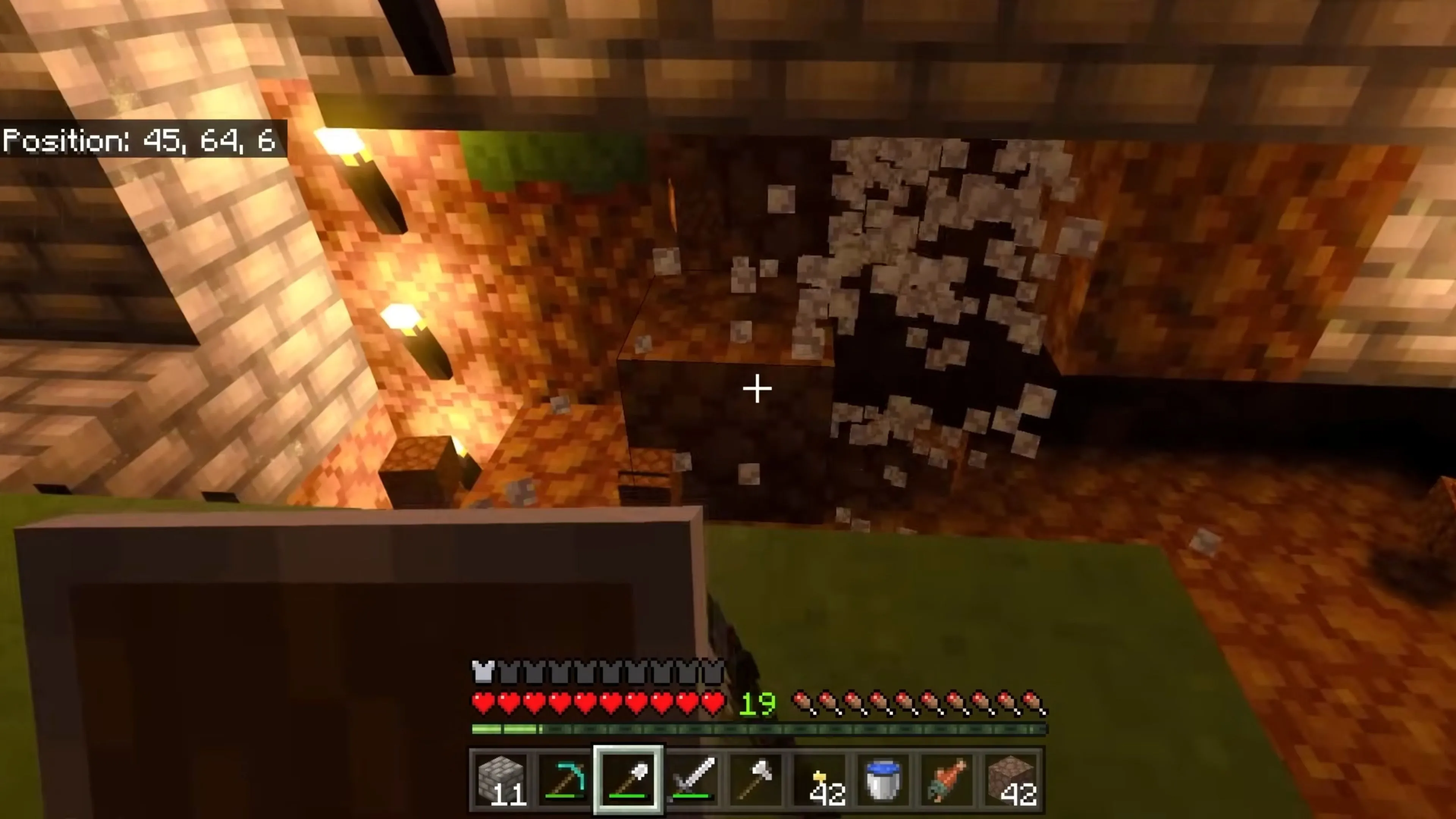 Một nhóm người chơi đang tương tác trong môi trường Minecraft rộng lớn