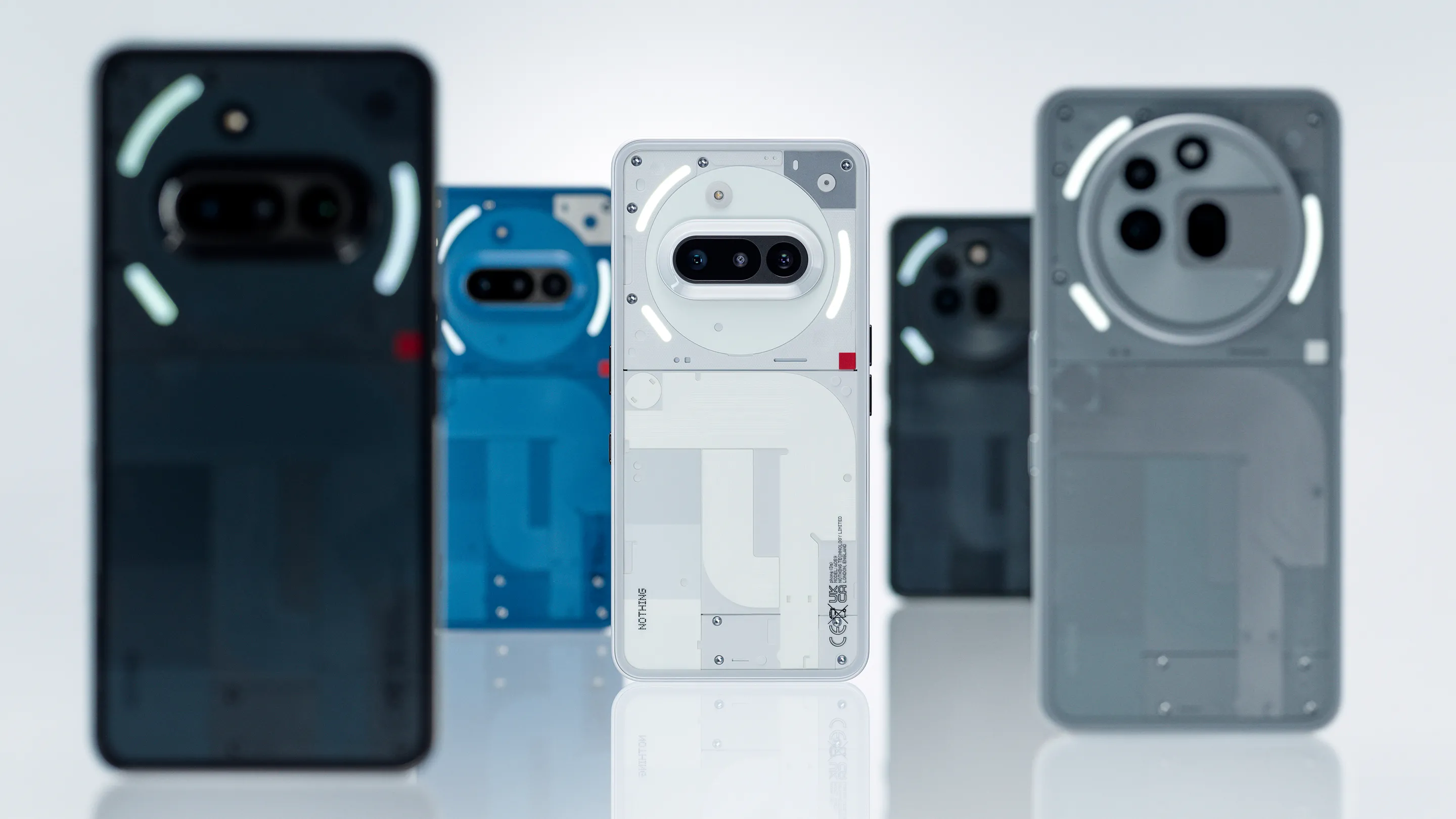 Tổng thể thiết kế Nothing Phone (3a) với giao diện Glyph và mặt lưng trong suốt