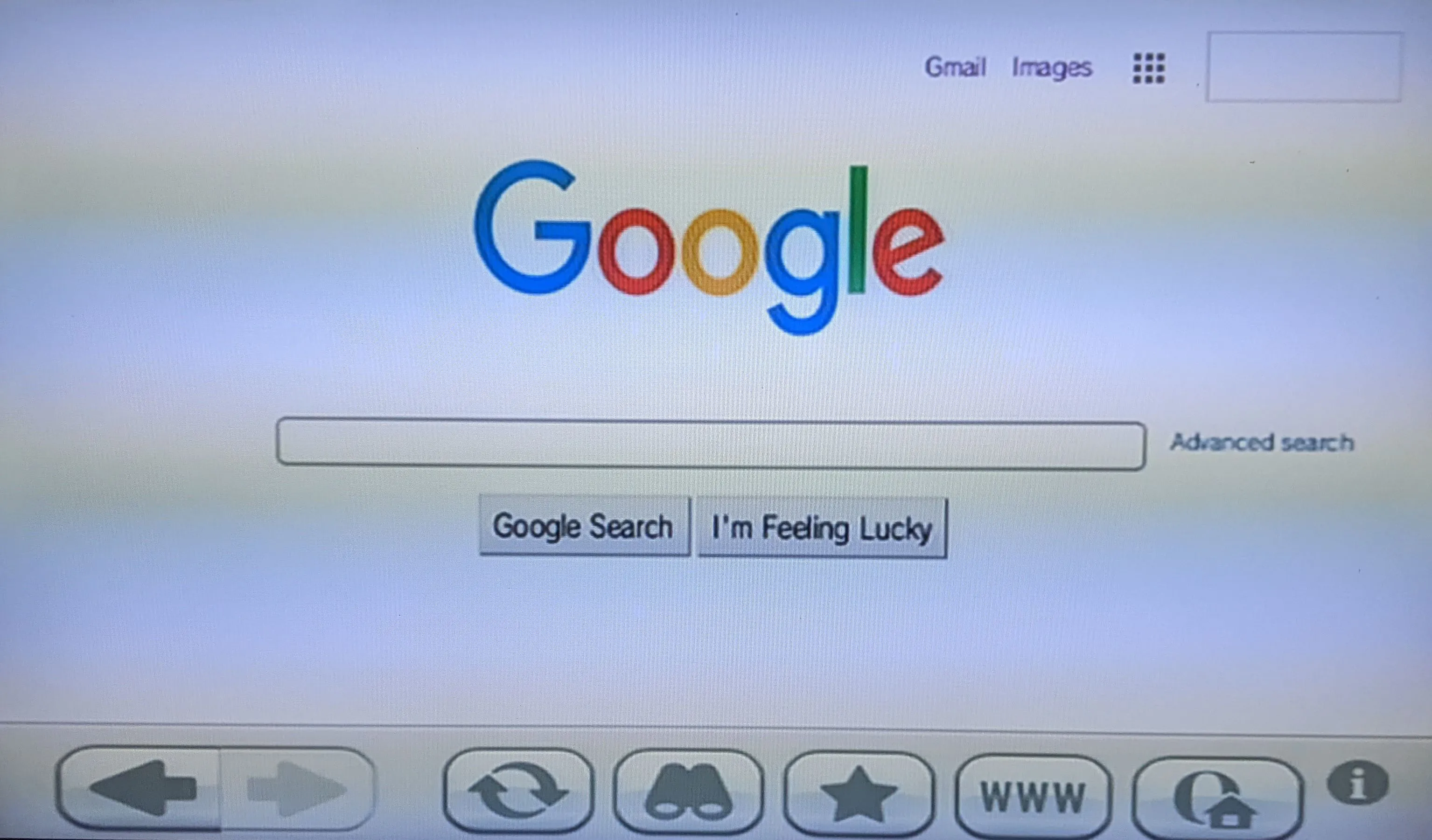 Trang chủ Google hiển thị trên trình duyệt Wii, với logo và ô tìm kiếm, cho thấy khả năng truy cập ban đầu nhưng tiềm ẩn vấn đề khi điều hướng.