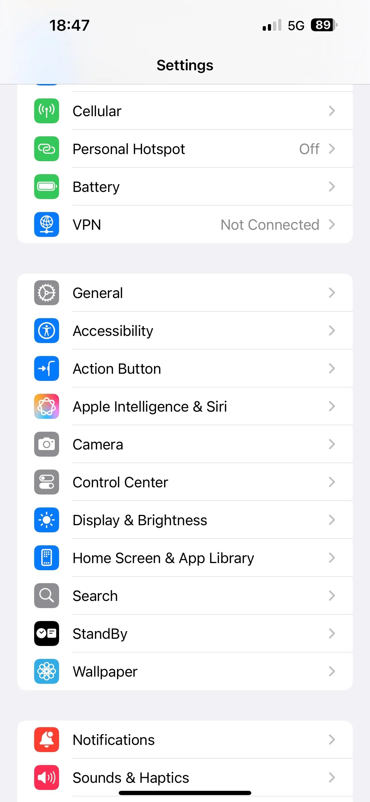 Ứng dụng Cài đặt iPhone hiển thị tùy chọn Giảm điểm trắng.