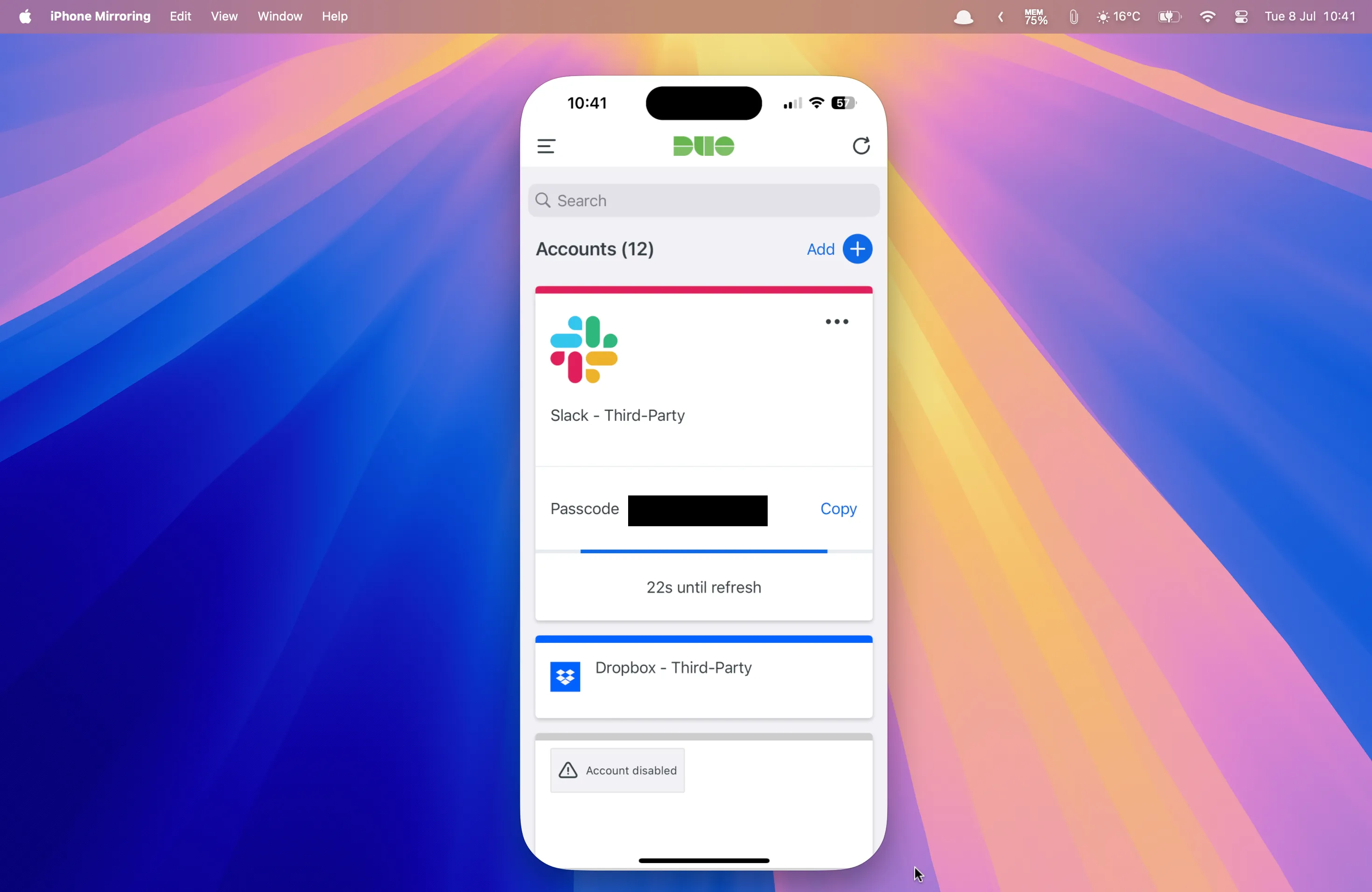 Ứng dụng xác thực hai yếu tố Duo Mobile hiển thị mã 2FA trên giao diện iPhone Mirroring, giúp tạo mã bảo mật nhanh chóng trên Mac.