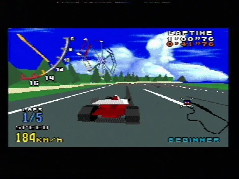 Ảnh chụp màn hình game Virtua Racing trên Sega Genesis, tựa game duy nhất sử dụng bộ xử lý Virtua đặc biệt.