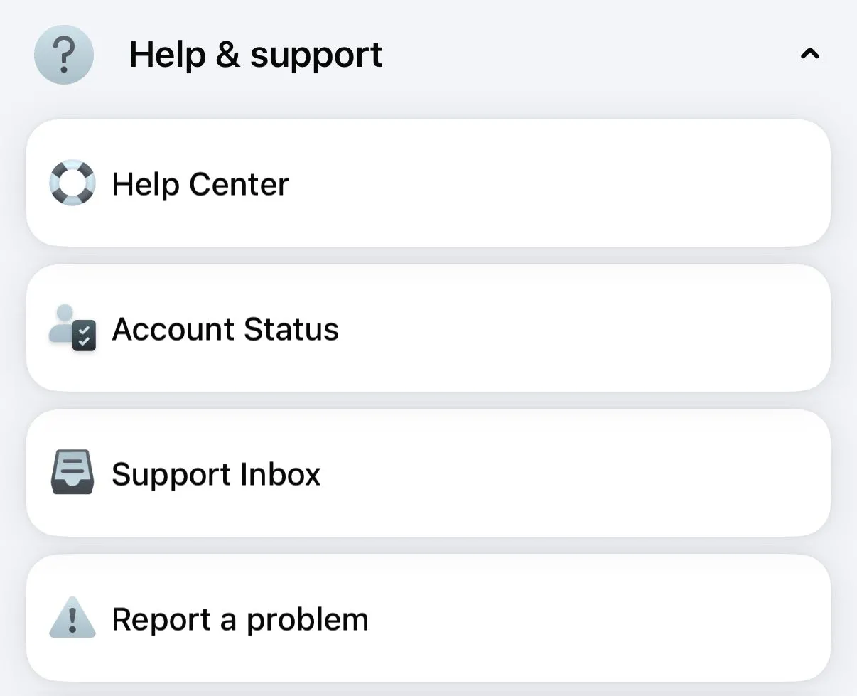 Các tùy chọn hỗ trợ và trợ giúp của Facebook hiển thị trong ứng dụng iOS, bao gồm Trung tâm trợ giúp và báo cáo sự cố.