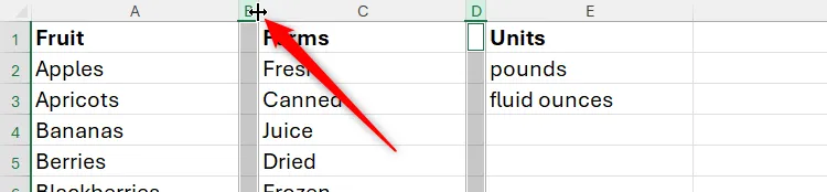 Con trỏ chuột trong Excel hiển thị vị trí để điều chỉnh độ rộng của cột sau khi chọn nhiều cột.