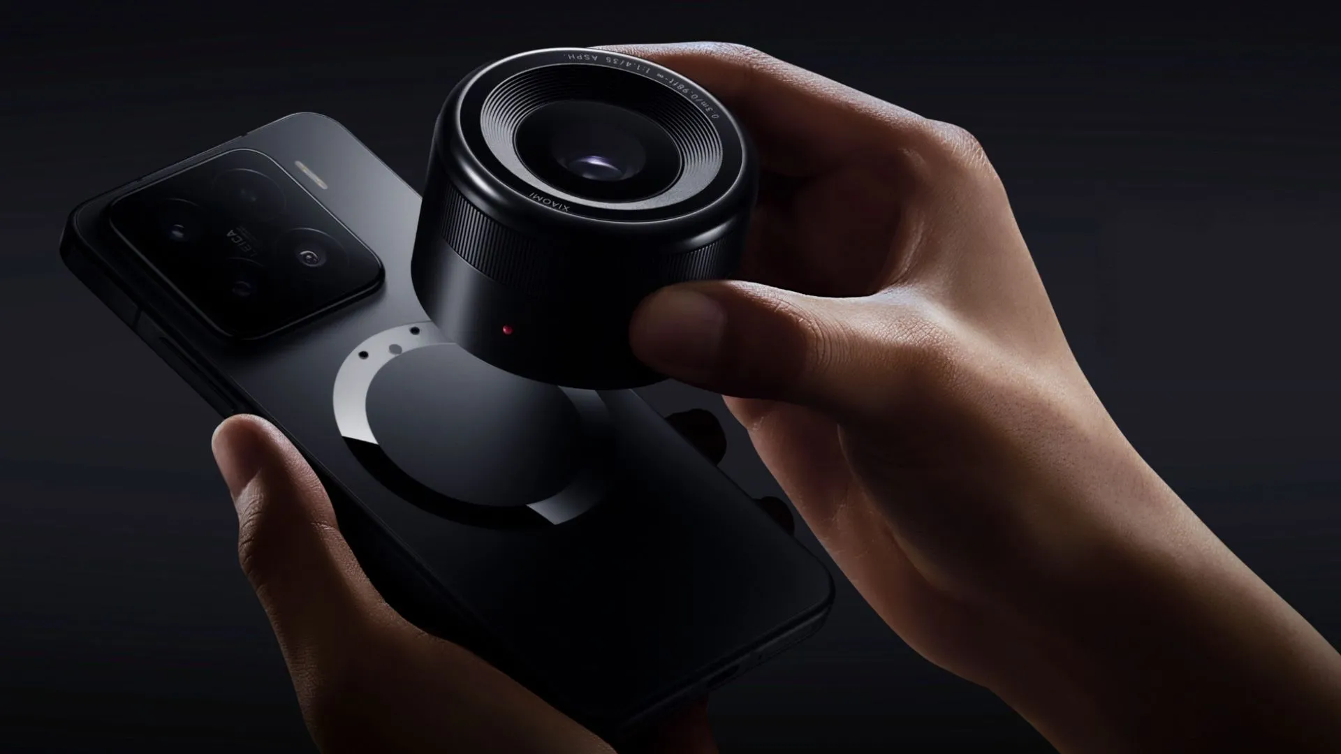 Điện thoại Xiaomi với ống kính camera có thể thay thế
