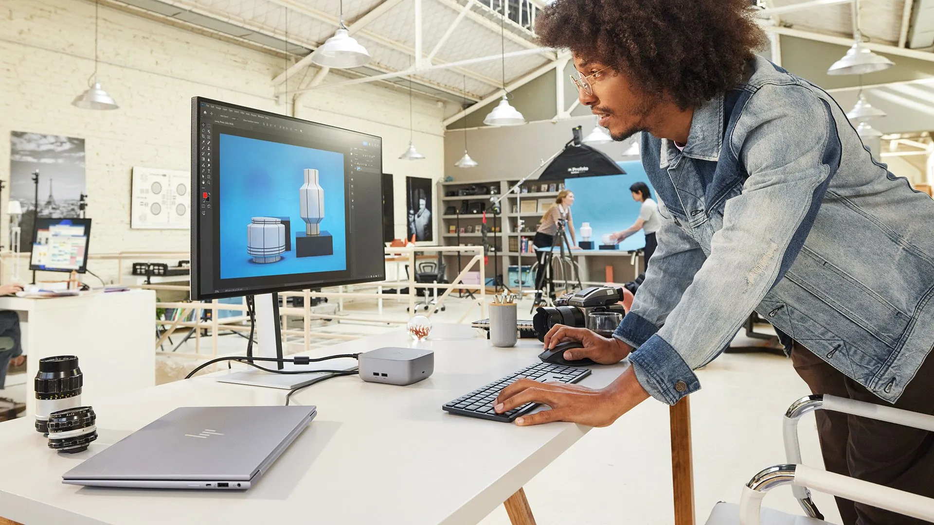 Docking station HP Thunderbolt 4 với nhiều cổng kết nối, biến laptop thành hệ thống desktop