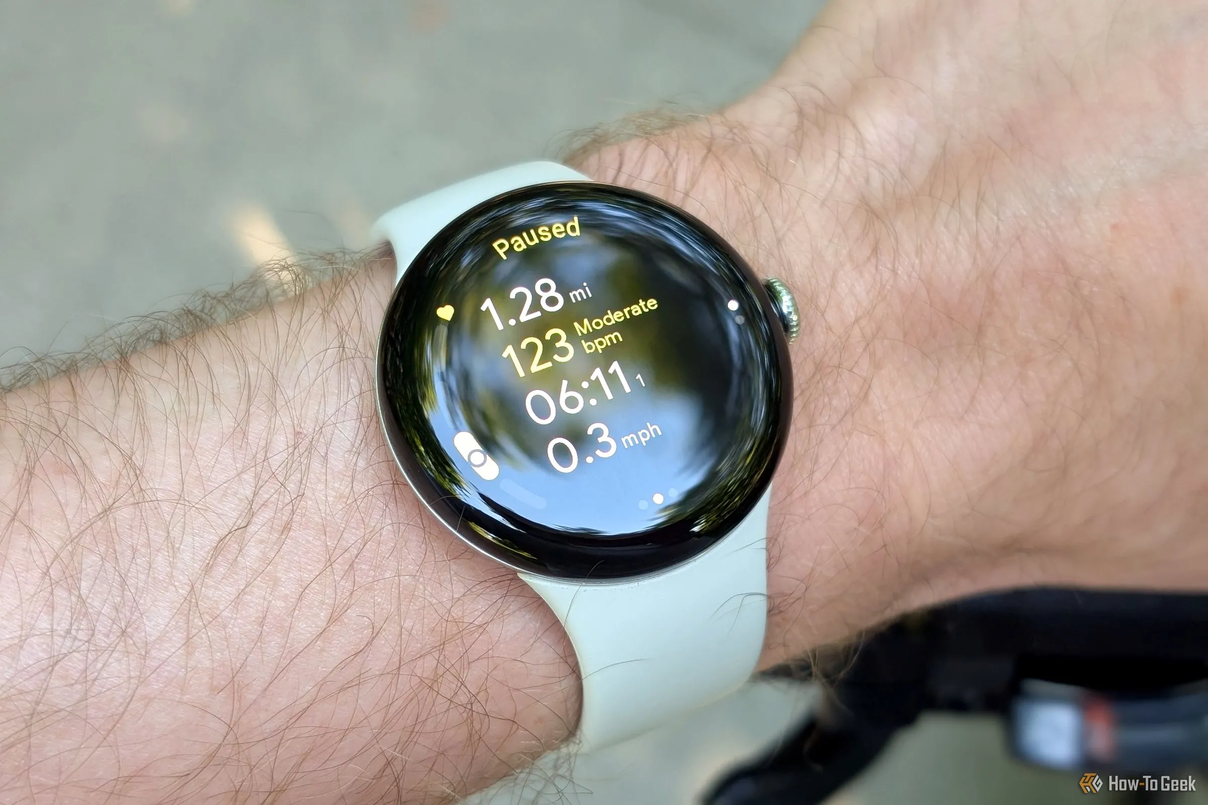 Đồng hồ thông minh Google Pixel Watch 3 với tính năng theo dõi sức khỏe