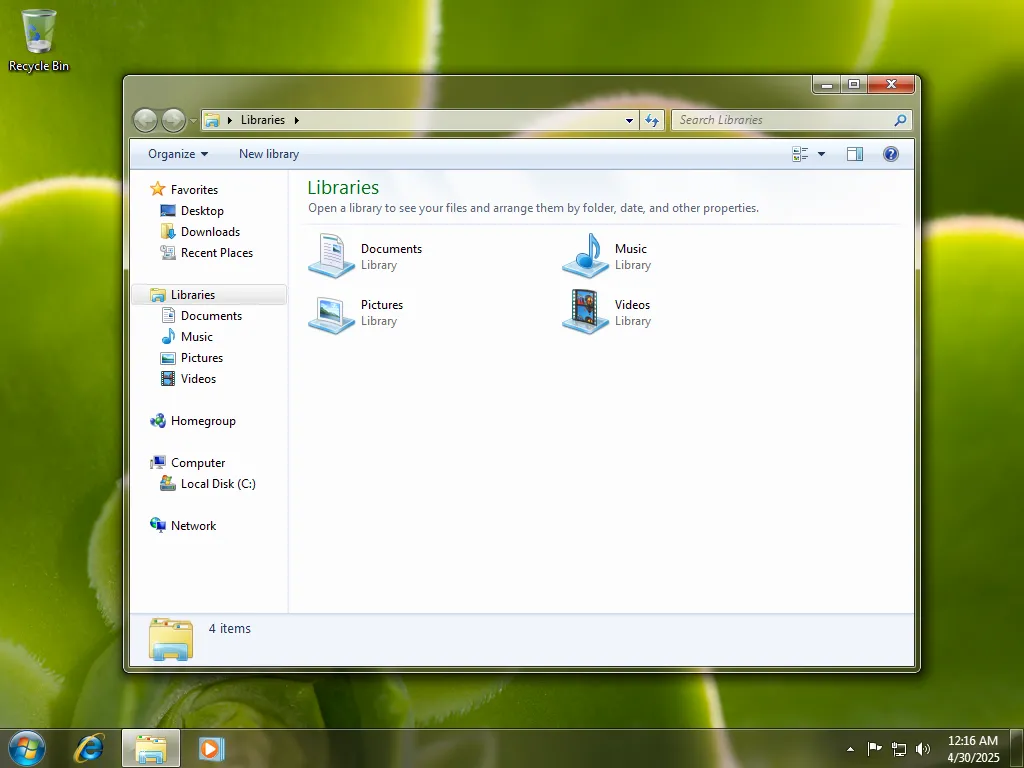 Giao diện File Explorer quen thuộc của Windows 7, được chạy an toàn bên trong môi trường máy ảo VirtualBox