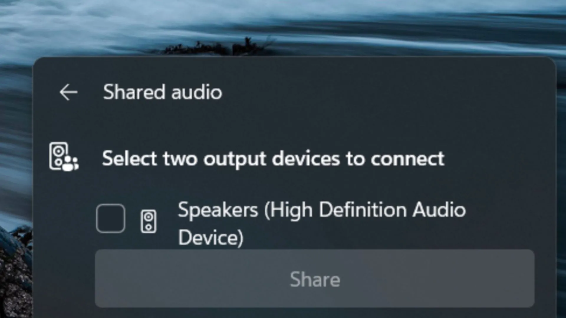 Giao diện Quick Settings hiển thị tùy chọn chia sẻ âm thanh đa thiết bị trên Windows 11.