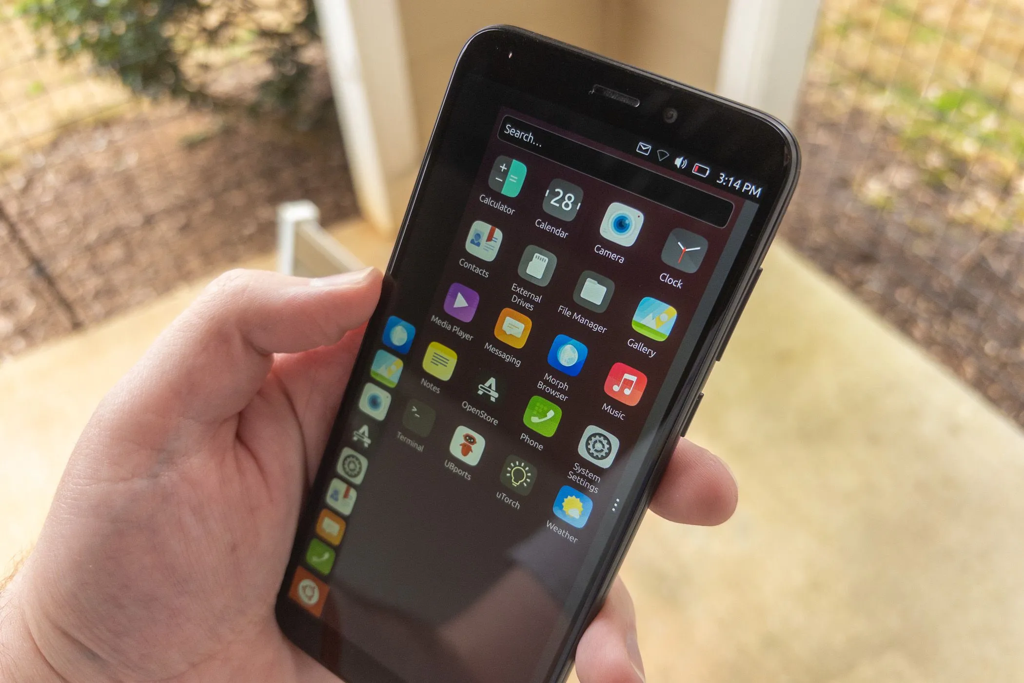 Giao diện Ubuntu Touch trên điện thoại