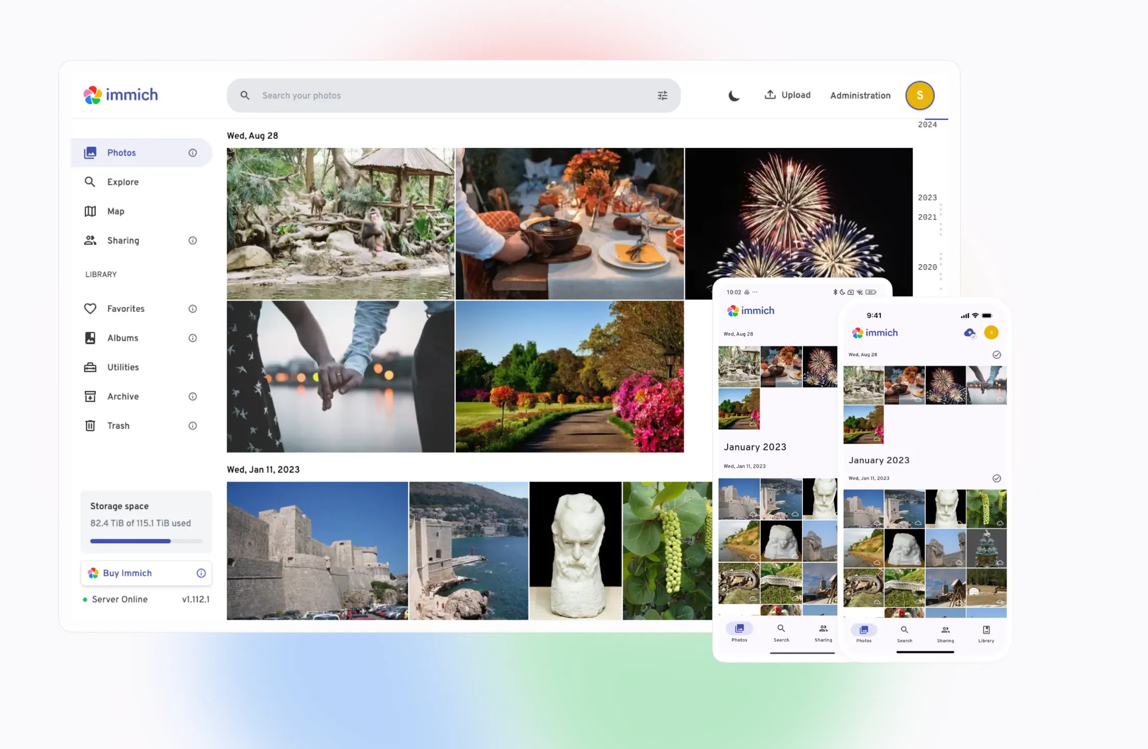 Giao diện ứng dụng web sao lưu ảnh Immich trên di động và máy tính để bàn thay thế Google Photos