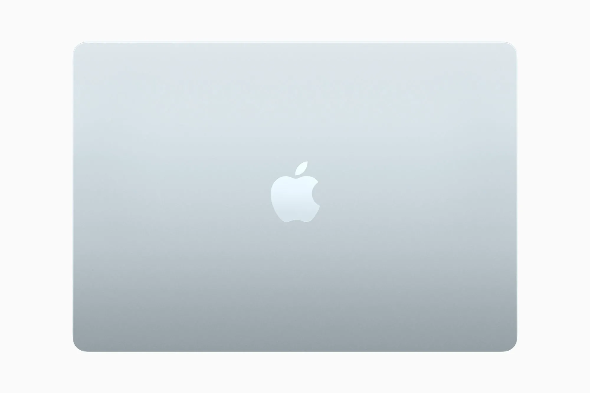 MacBook Air M4 màu xanh lam nổi bật trên bàn gỗ.