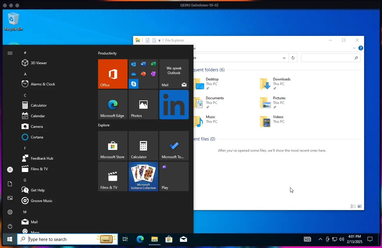 Màn hình desktop của Windows 10 hiển thị trong cửa sổ QEMU, minh họa việc chạy hệ điều hành này trên máy ảo để thử nghiệm