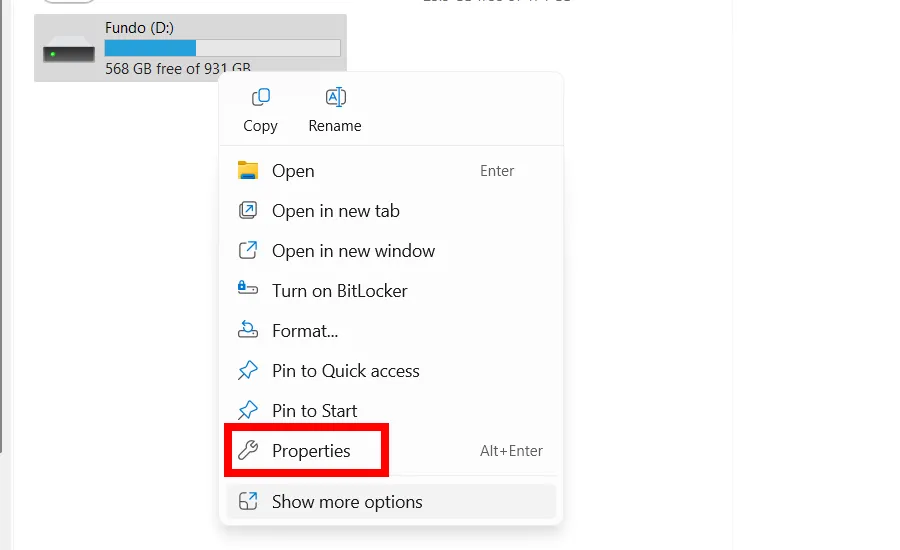 Mở thuộc tính (Properties) của ổ đĩa HDD qua menu ngữ cảnh trên Windows 11 để truy cập công cụ tối ưu.