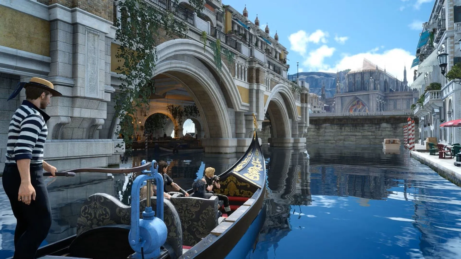 Một chuyến đi thuyền gondola lãng mạn trong thành phố Altissia từ Final Fantasy XV, với kiến trúc cổ kính và kênh đào.