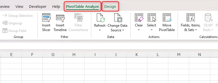 Tab Phân tích PivotTable và Thiết kế trên thanh Ribbon Excel, cung cấp các công cụ để chỉnh sửa và định dạng bảng PivotTable.