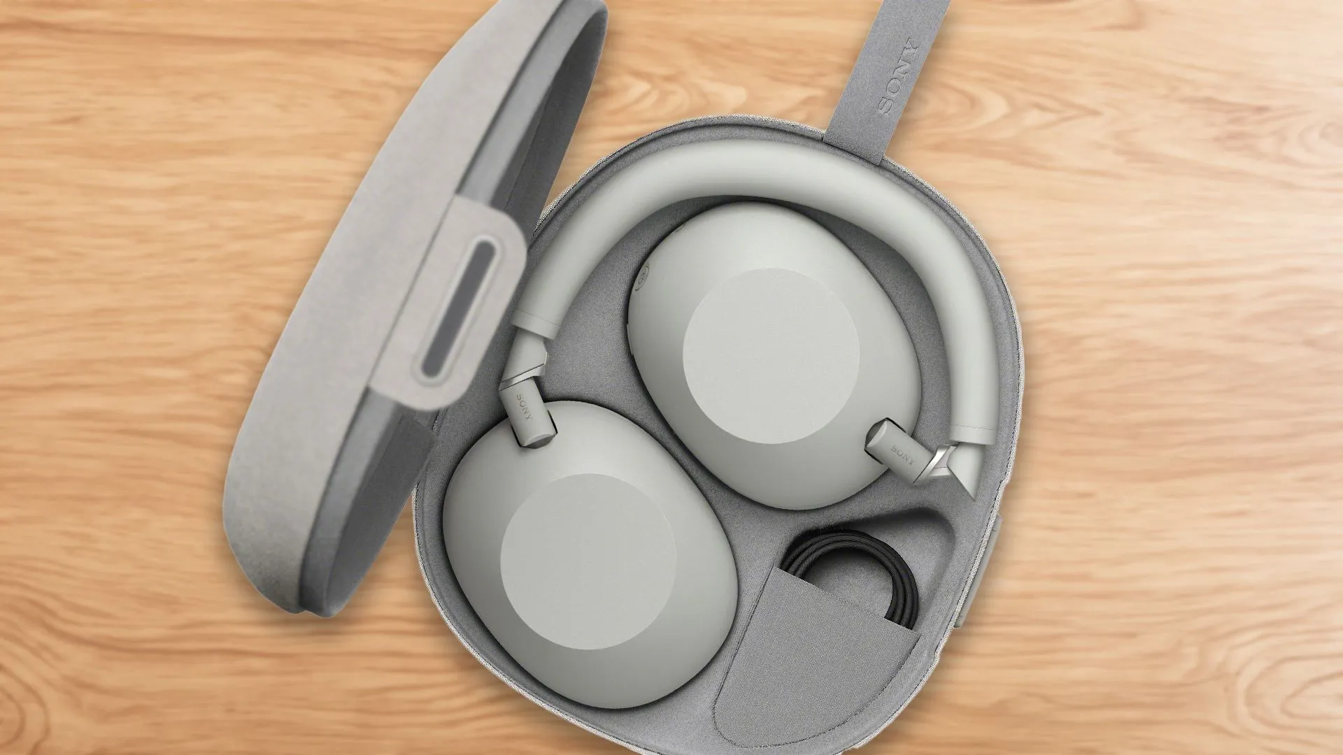 Tai nghe chống ồn Sony WH-1000XM6 màu đen sang trọng.