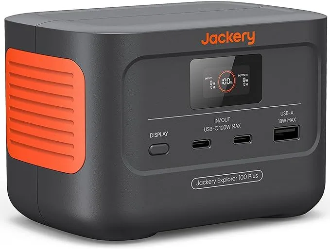 Trạm sạc dự phòng di động Jackery Explorer 100 Plus màu cam đen, nhỏ gọn và tiện lợi