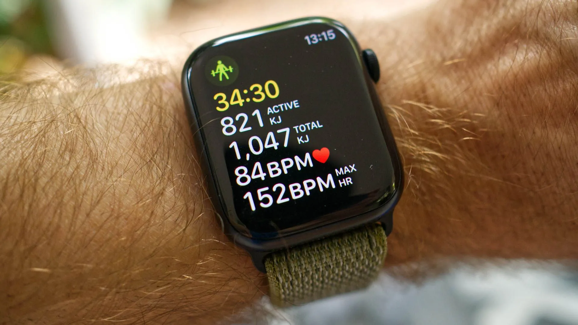 Apple Watch Series 8 ghi lại bài tập rèn luyện sức mạnh, minh họa hạn chế của Workout Buddy