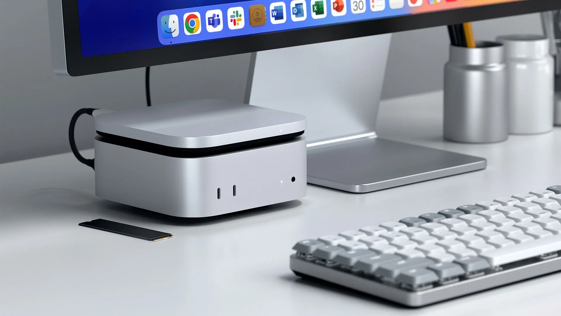 Hộp đựng SSD USB4 Satechi kết nối với Mac mini M4, minh họa sự tương đồng về cổng kết nối
