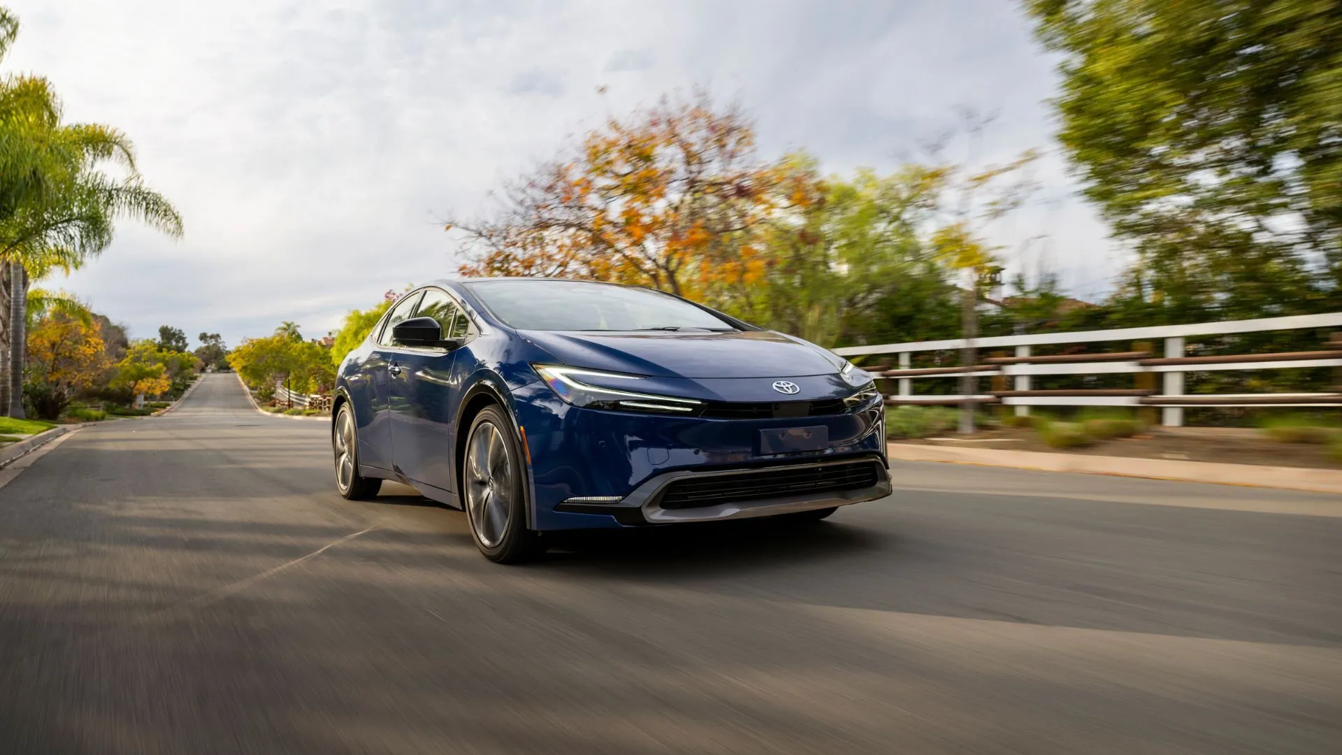 Mẫu xe Toyota Prius Hybrid 2025
