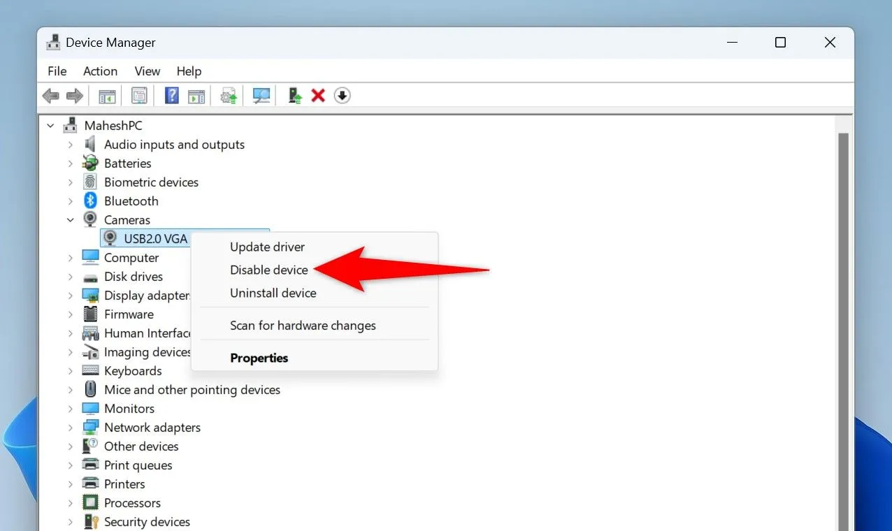 Tùy chọn vô hiệu hóa thiết bị camera trong trình quản lý thiết bị Device Manager trên Windows 11