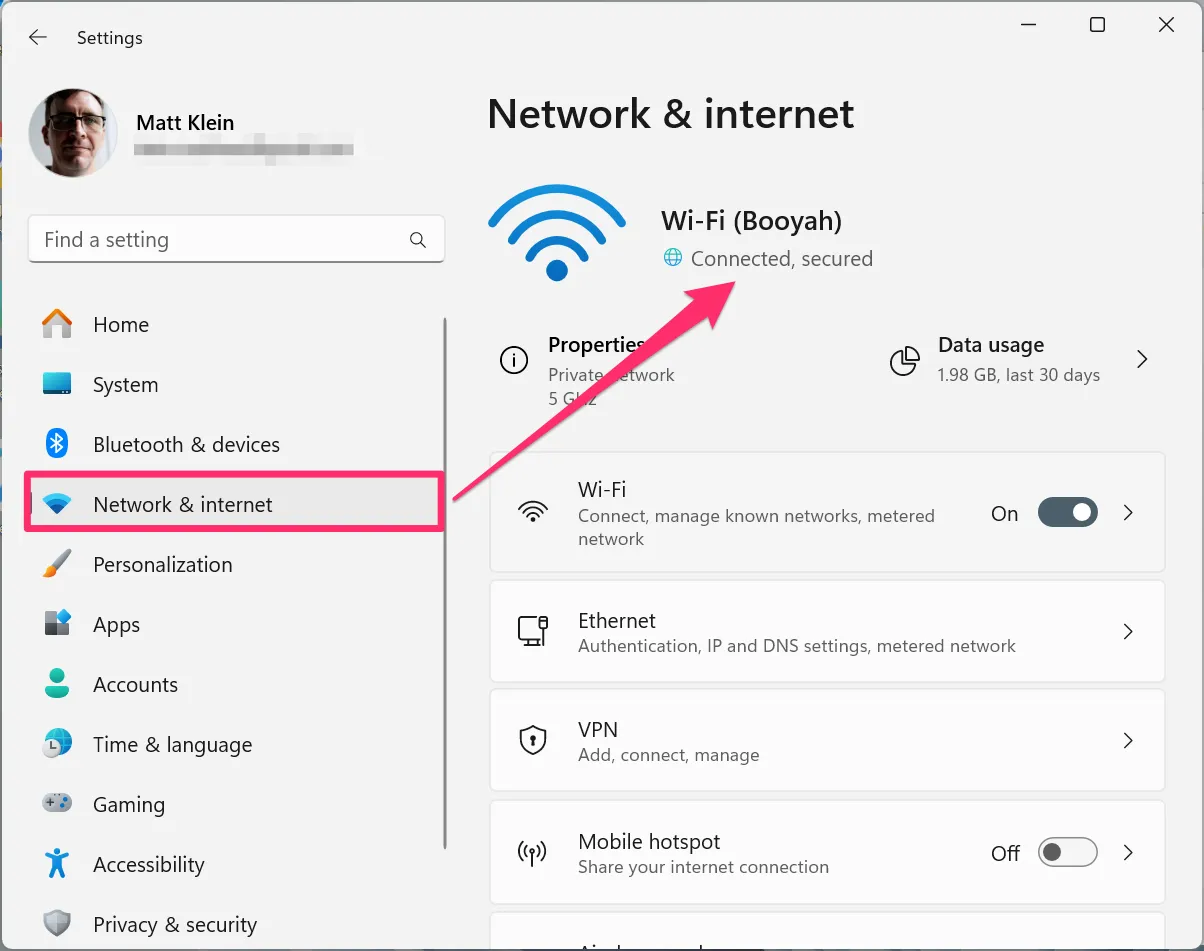 Giao diện Cài đặt Mạng &amp; Internet của Windows, nơi người dùng có thể xác nhận trạng thái kết nối Wi-Fi hoặc Ethernet