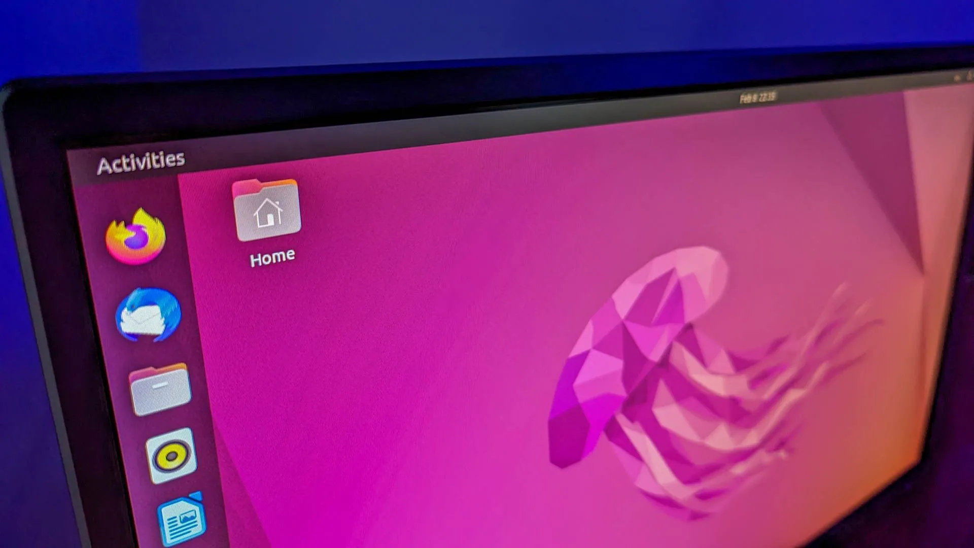 Giao diện desktop Ubuntu, nơi người dùng thường xuyên sử dụng lệnh find để quản lý tệp tin