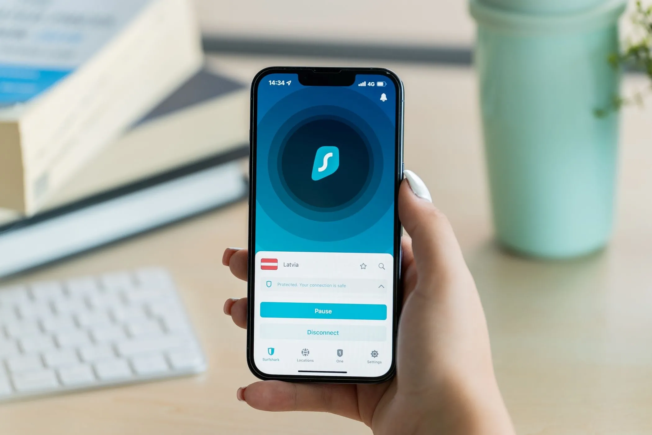 Ứng dụng Surfshark VPN trên điện thoại với tính năng kết nối nhanh